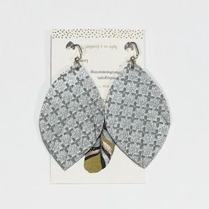 Leather Feather Earrings Silver